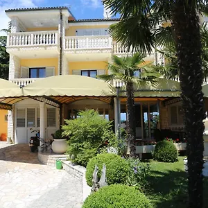Bed & Breakfast Ana, Laurana